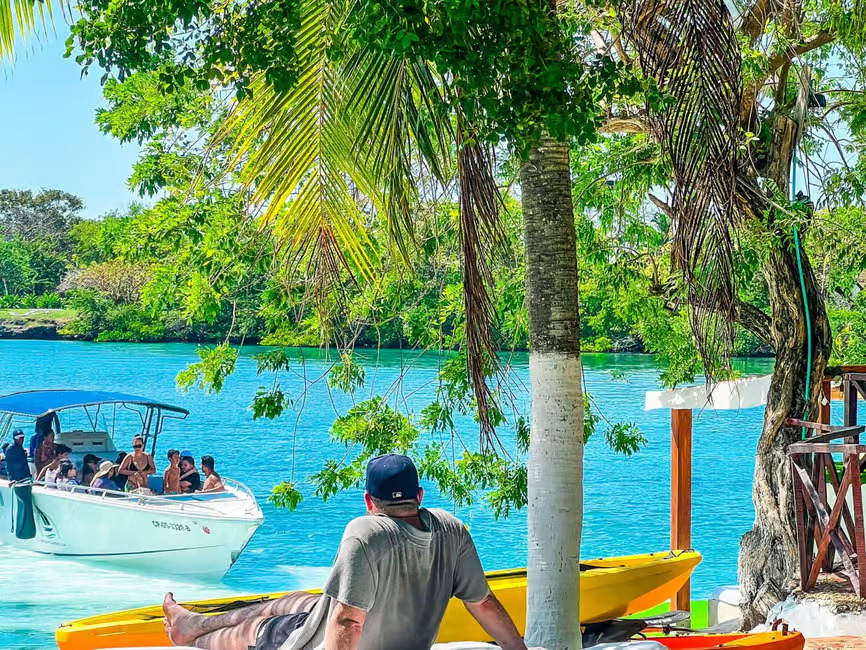 Party Boar Tour in Cartagena Colombia Paradise 6
