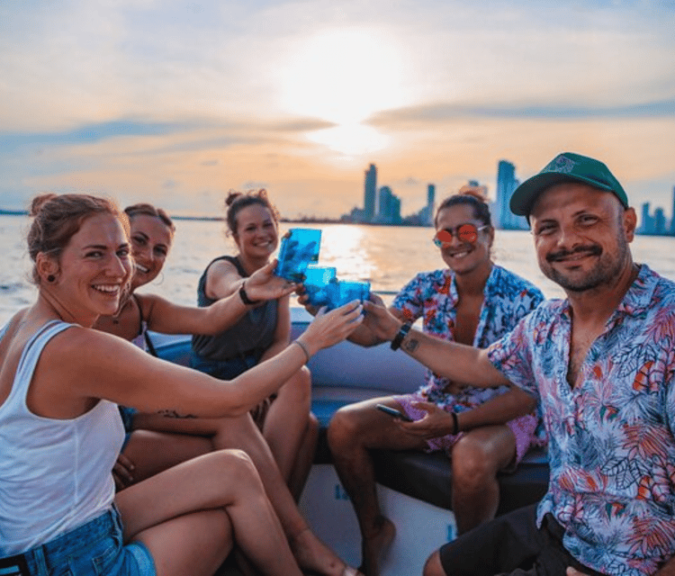 SunsetSpeedBoatDrinksandafterpartywiththebesttourguidesincartagenacolombia11