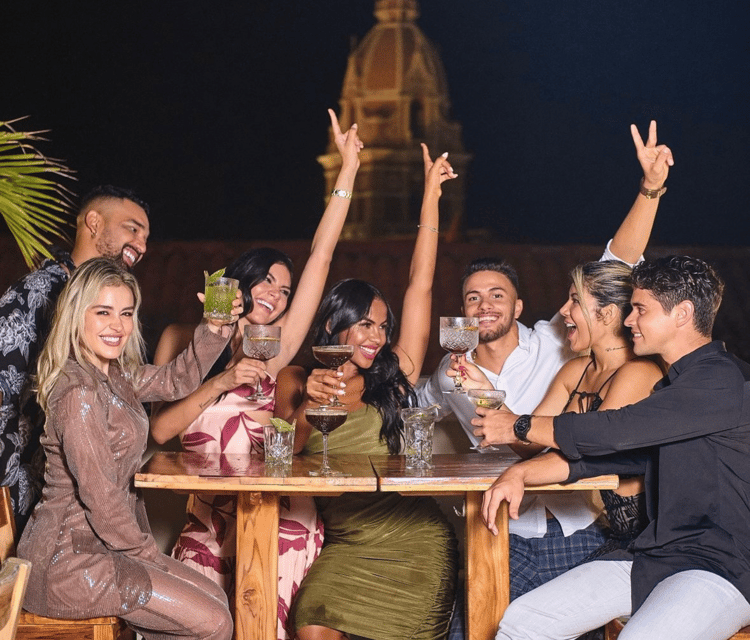 SunsetSpeedBoatDrinksandafterpartywiththebesttourguidesincartagenacolombia7